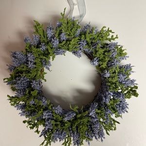 Decorative floral wreath green with lavender foliage plastic foliage vine wreath